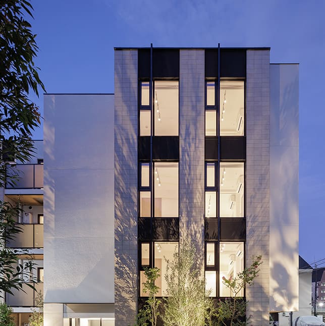 IPSE目黒 西面外観(夕景)