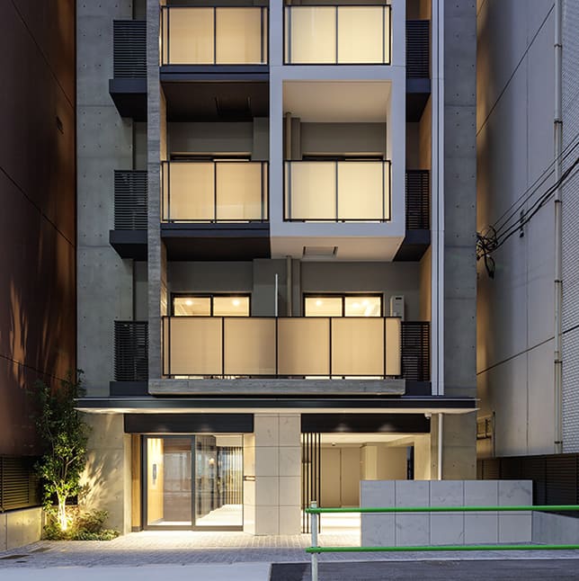 IPSE御成門 北面外観低層部(夕景)