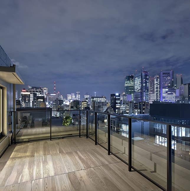 IPSE御成門 Cタイプ(1501号室) ルーフバルコニー(夕景)