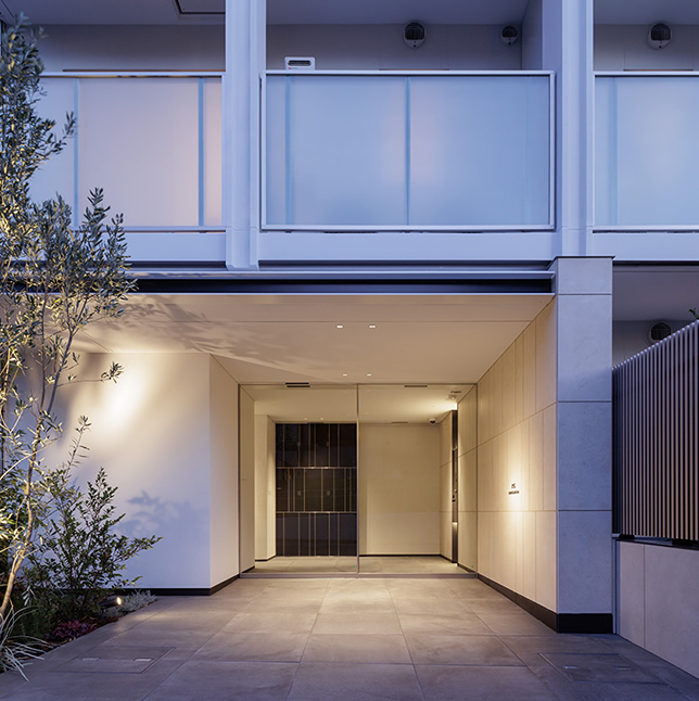 IPSE白金台 アプローチ（夕景）