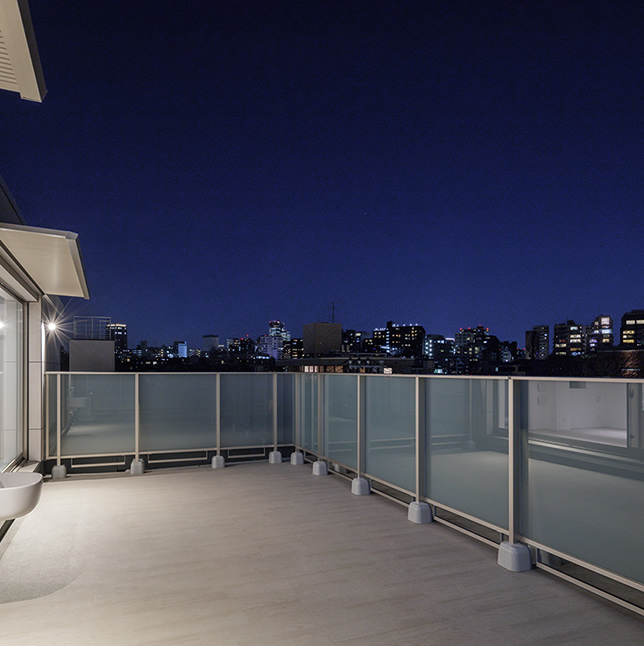 IPSE白金台 Eタイプ(501号室)ルーフバルコニー(夕景)